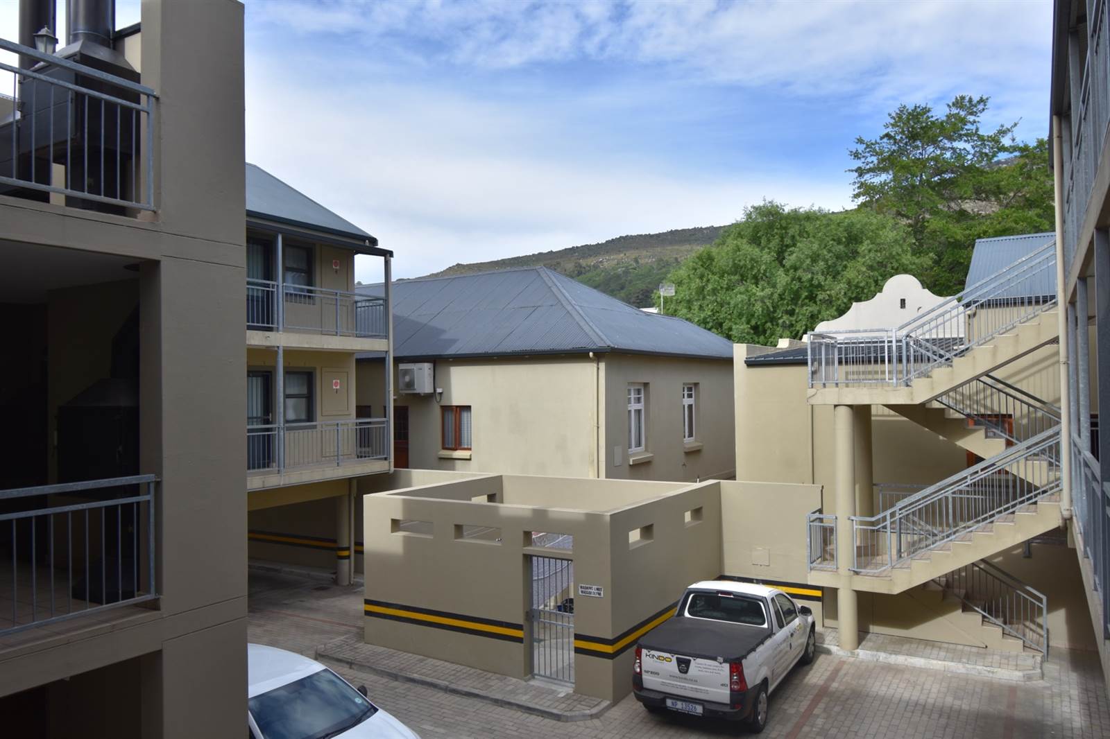 1 Bed Apartment in Paarl photo number 1