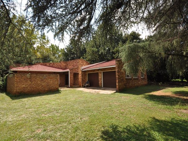 4 Bedroom House 4 Bedroom House