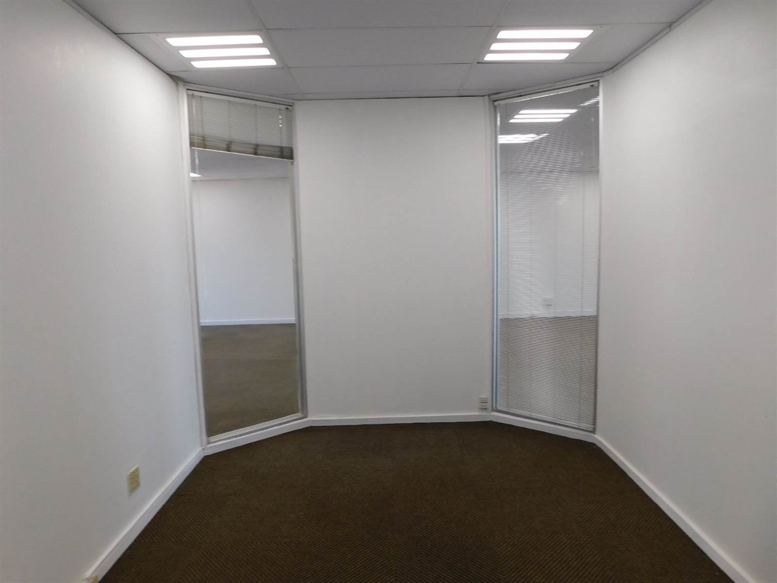184  m² Office Space in Rosebank photo number 14
