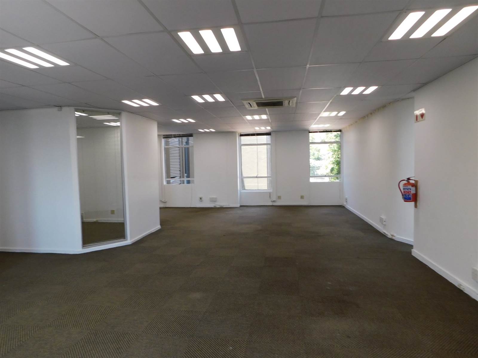 184  m² Office Space in Rosebank photo number 7