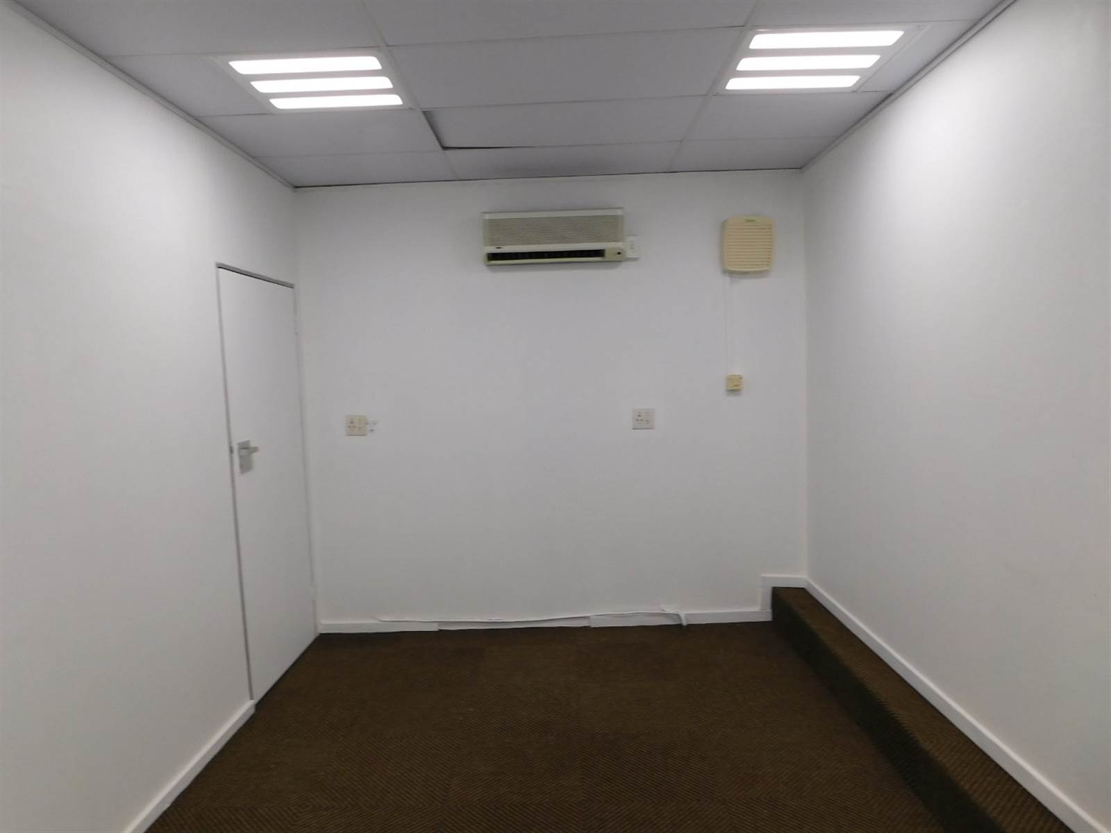 184  m² Office Space in Rosebank photo number 13