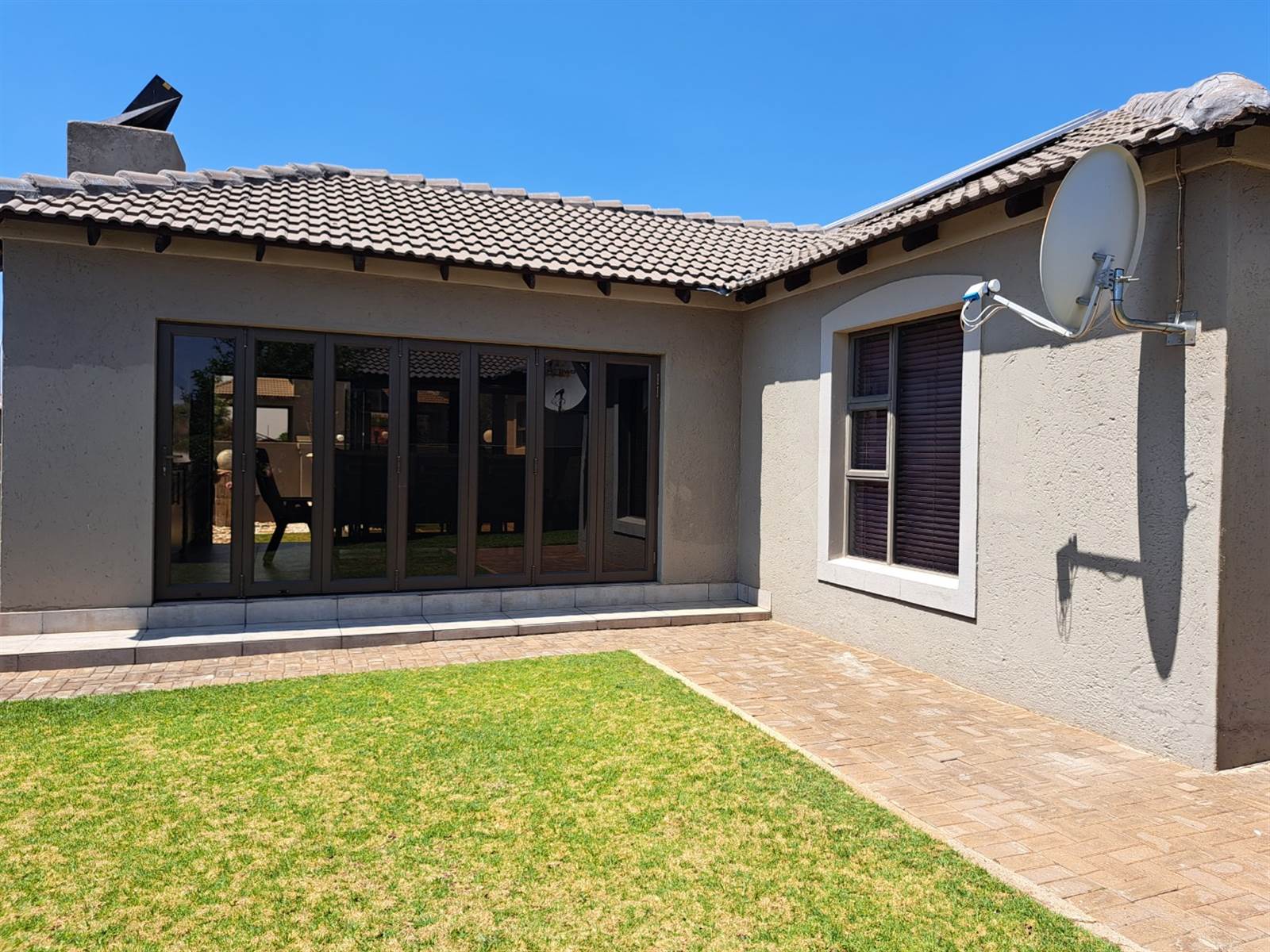 3 Bed Townhouse in Carletonville photo number 17