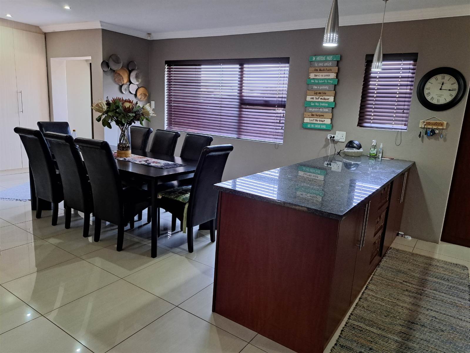 3 Bed Townhouse in Carletonville photo number 2