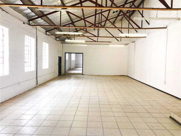 333  m² Commercial space