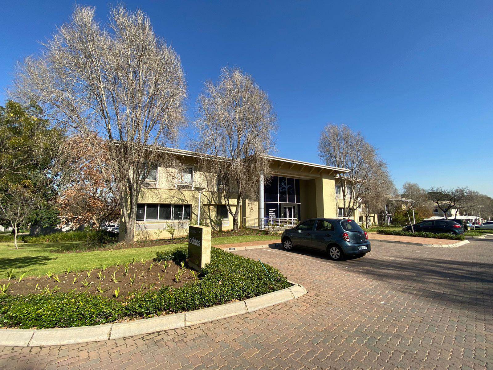 890  m² Commercial space in Woodmead photo number 1