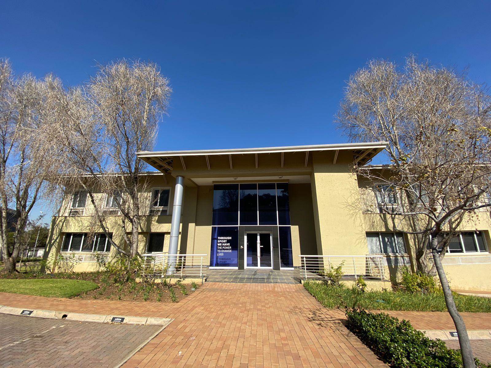 890  m² Commercial space in Woodmead photo number 3