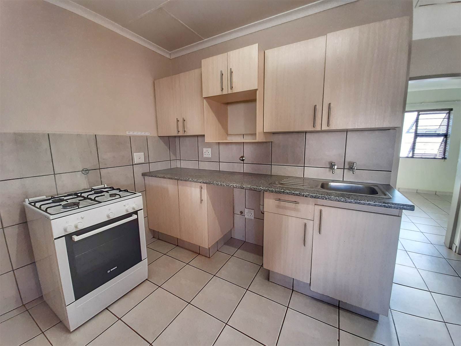 2 Bed Apartment in Kathu photo number 4