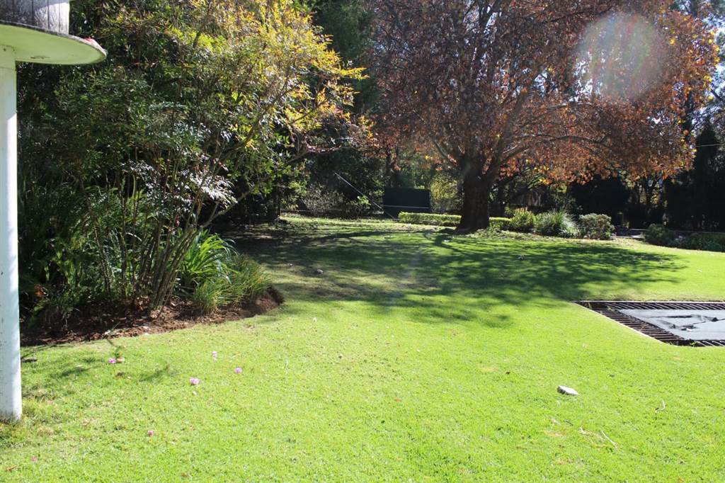 750 m² Land available in Bryanston photo number 1