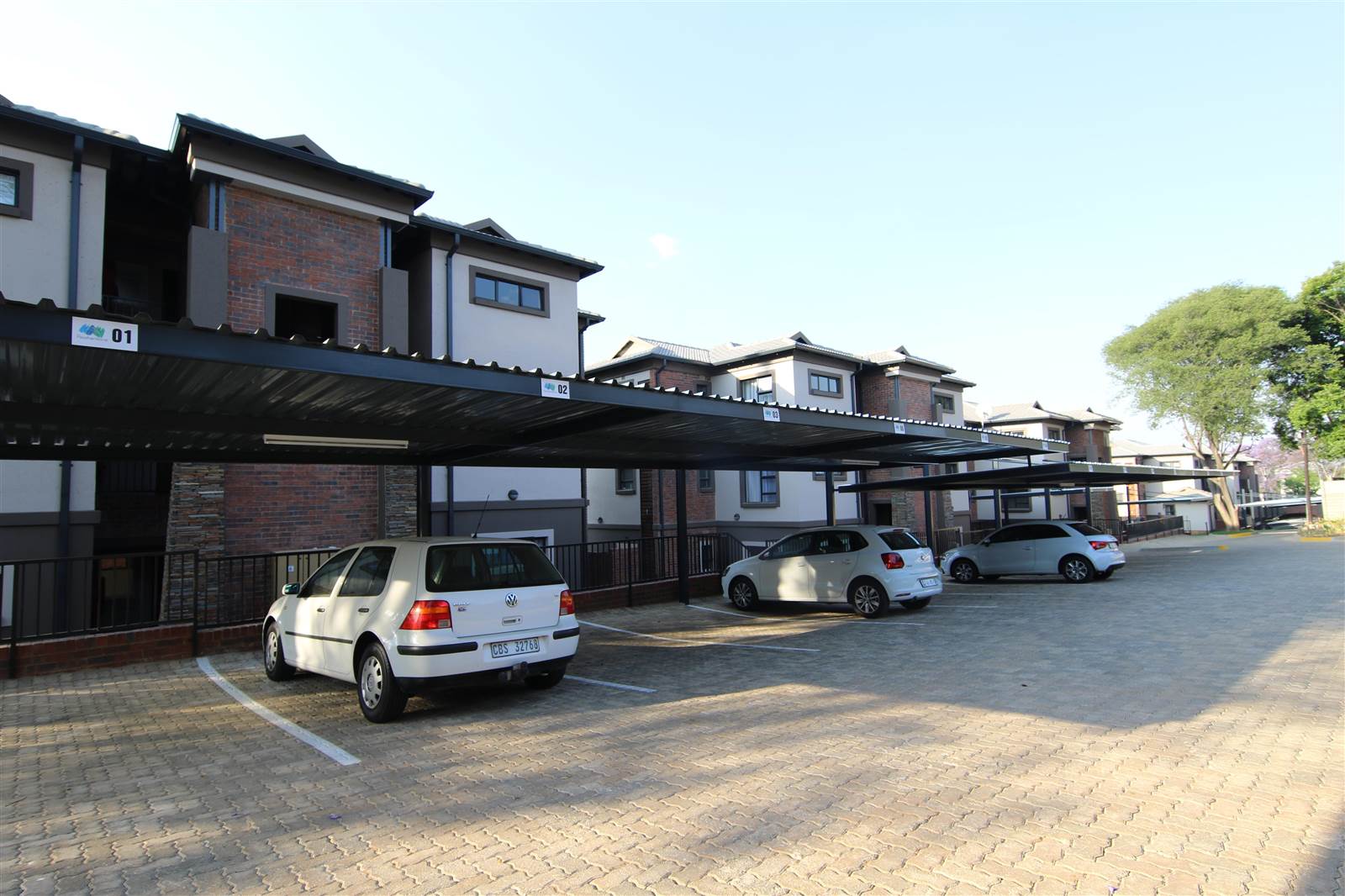 2 Bed Apartment in Craighall Park photo number 5