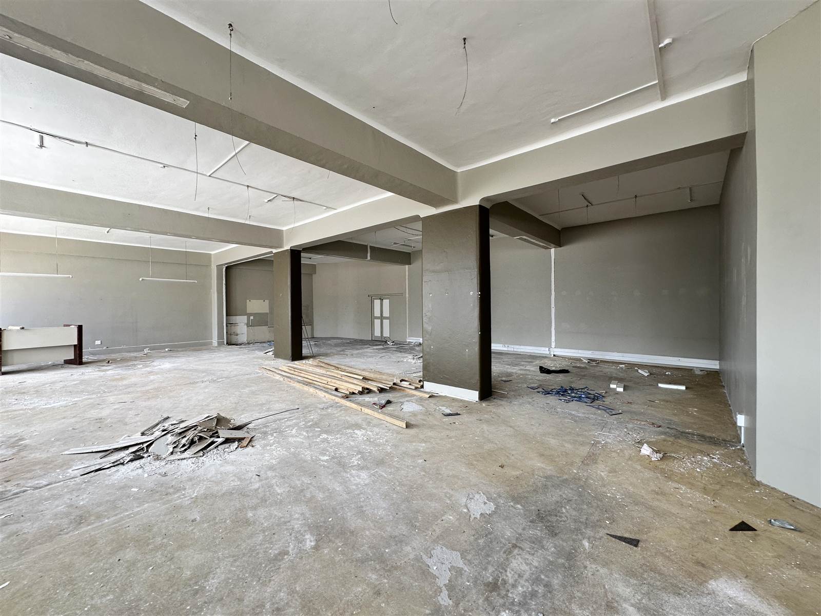 214  m² Commercial space in Woodstock photo number 2