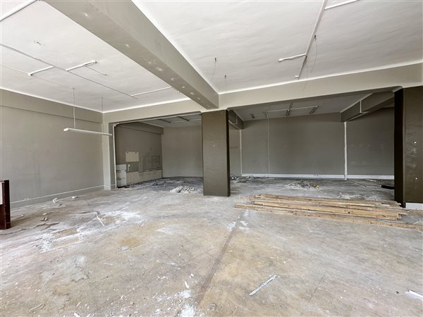 214  m² Commercial space in Woodstock