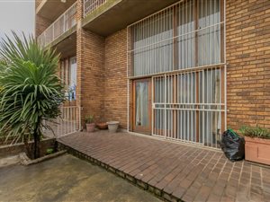 3 Bed Apartment in Springs Central