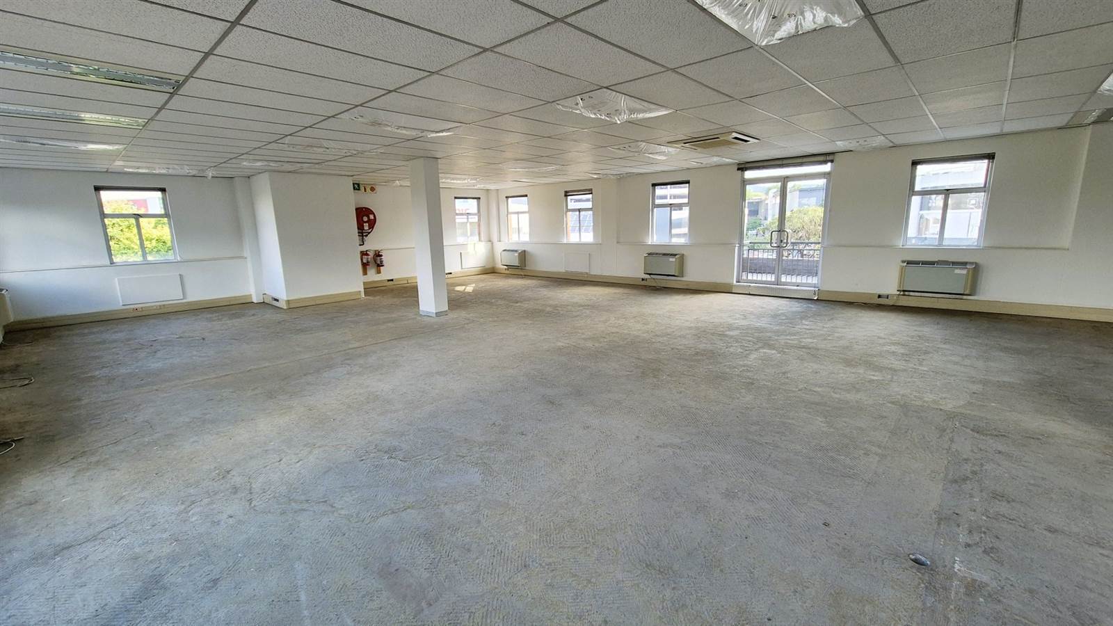 317  m² Office Space in Menlyn photo number 5