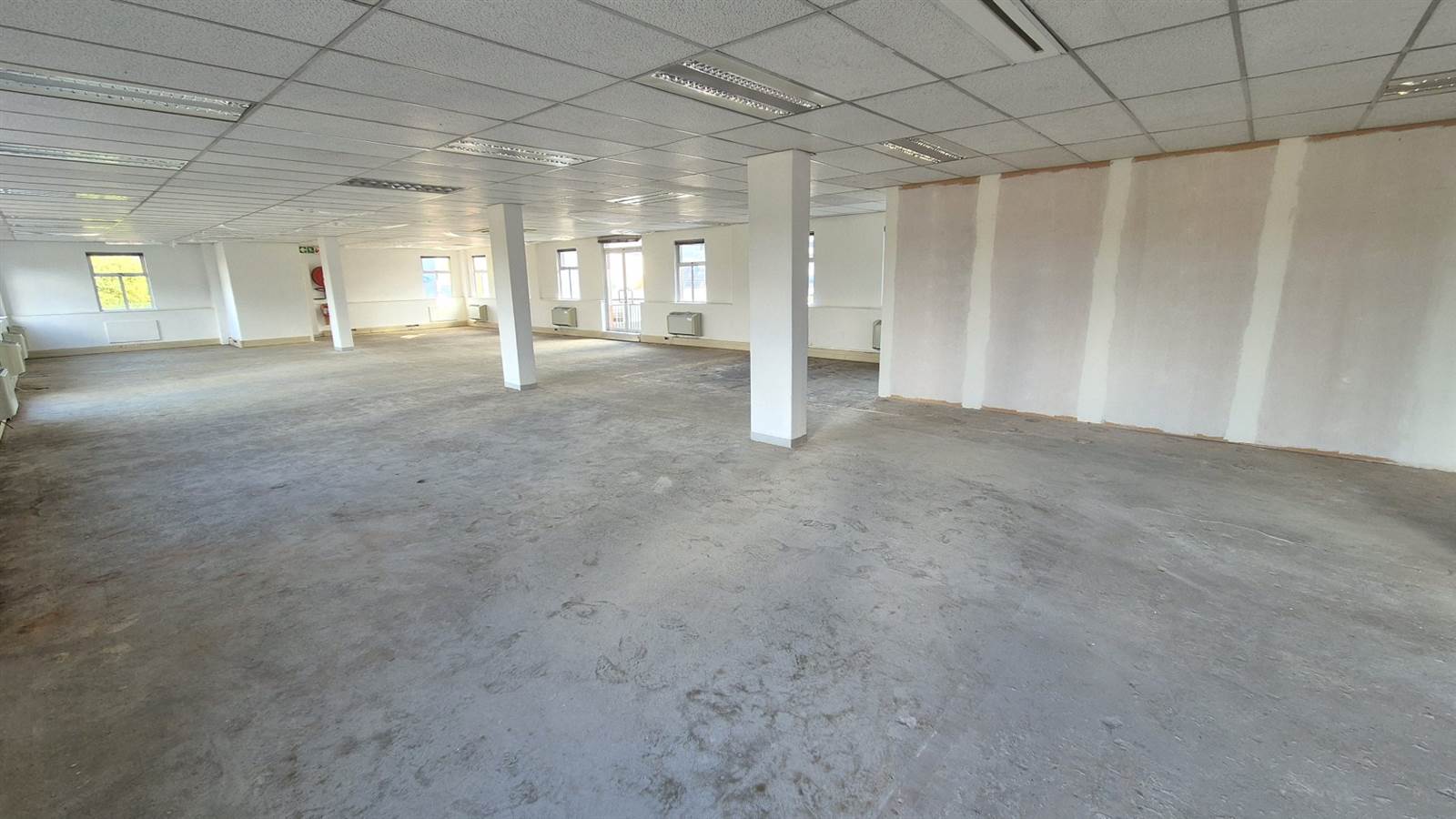 317  m² Office Space in Menlyn photo number 4
