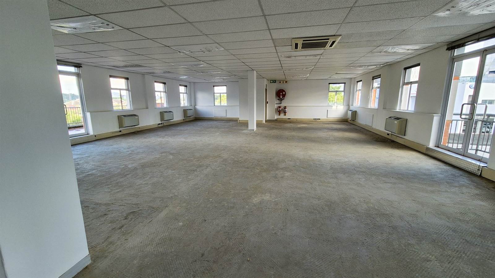 317  m² Office Space in Menlyn photo number 12