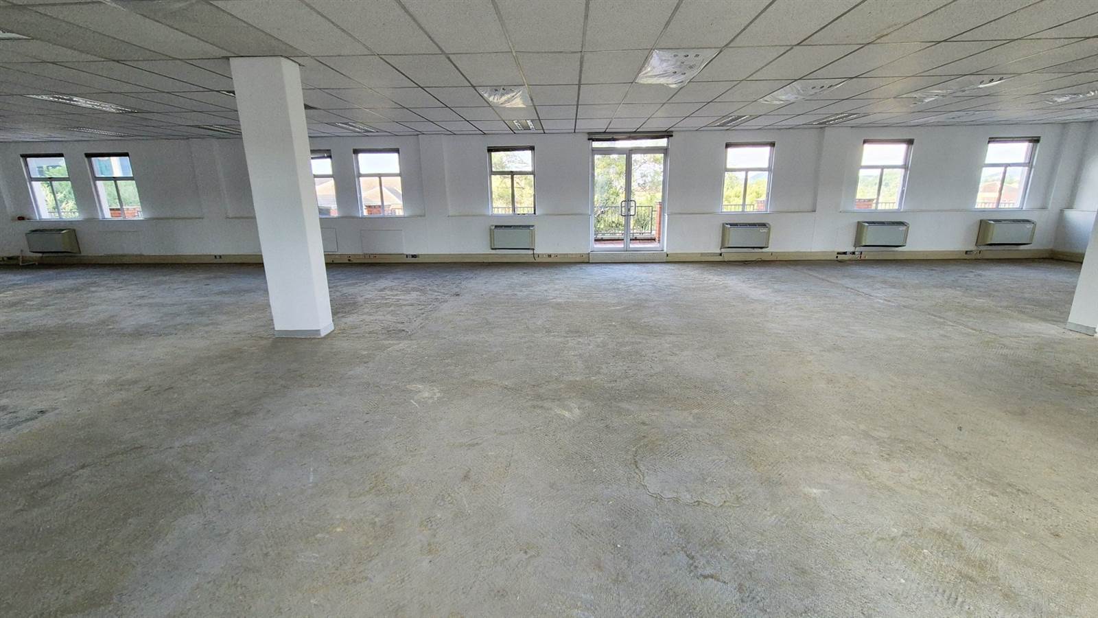 317  m² Office Space in Menlyn photo number 12