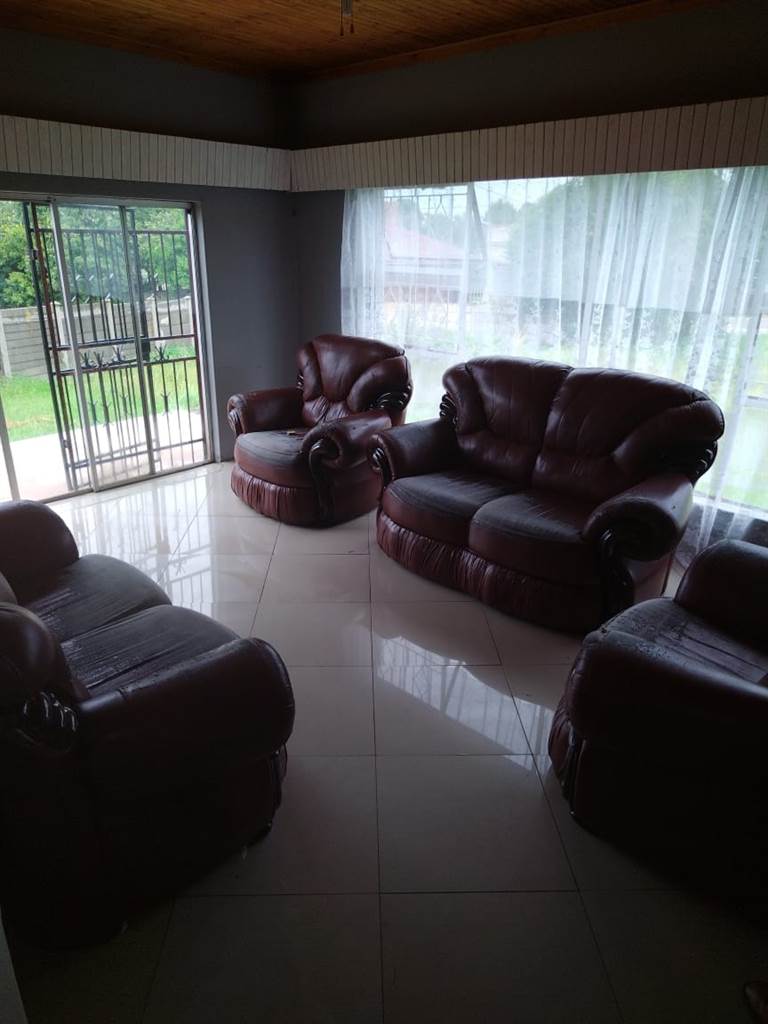4 Bed House in Ermelo photo number 5