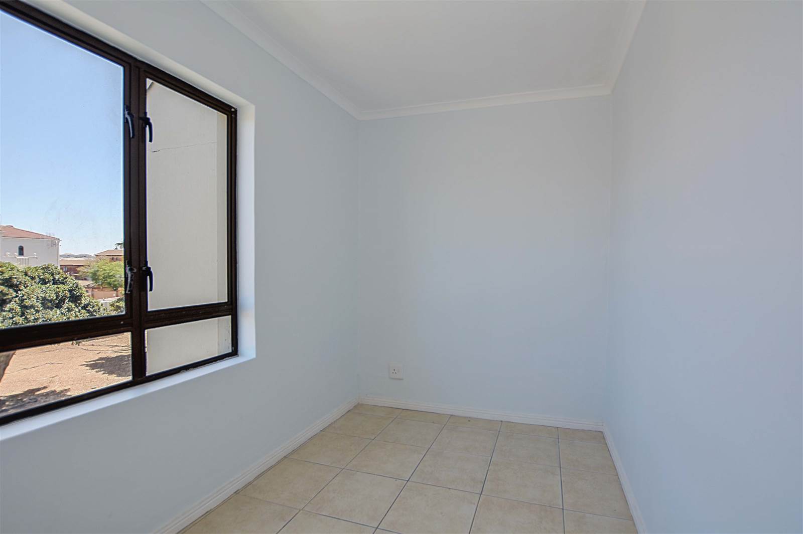 3 Bed Apartment in Parklands photo number 8