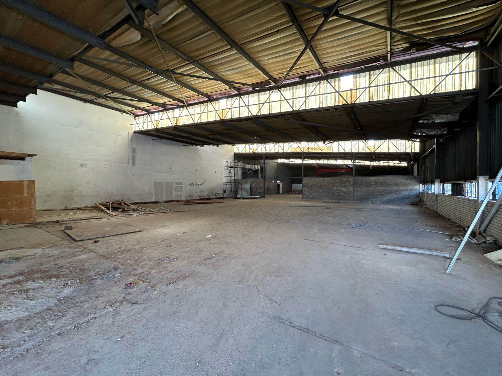 750  m² Industrial space in Spartan photo number 2