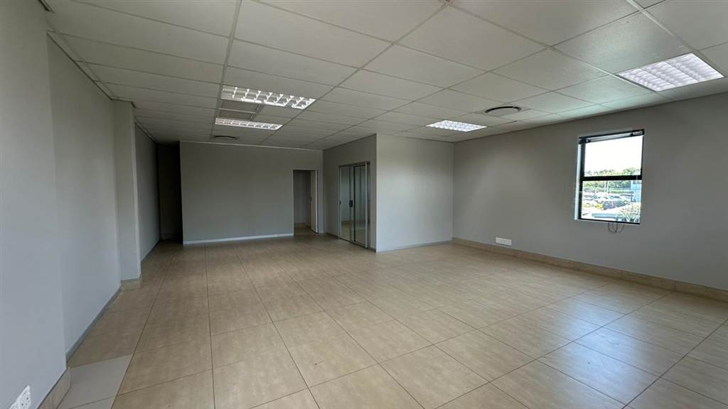 104.8  m² Commercial space in Midstream Estate photo number 4