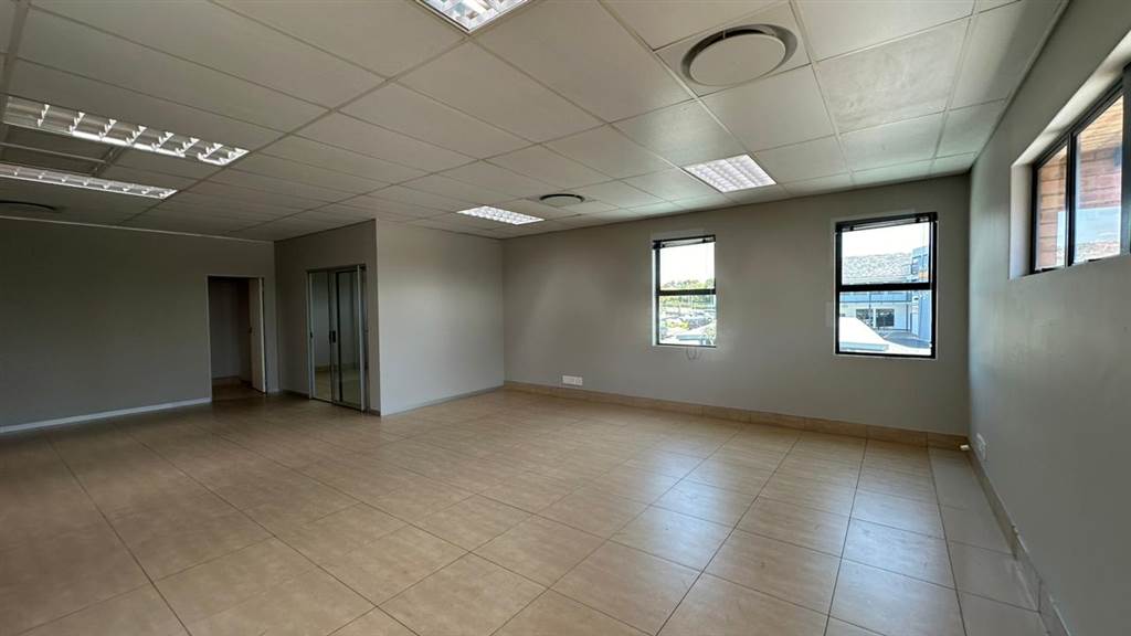 104.8  m² Commercial space in Midstream Estate photo number 3
