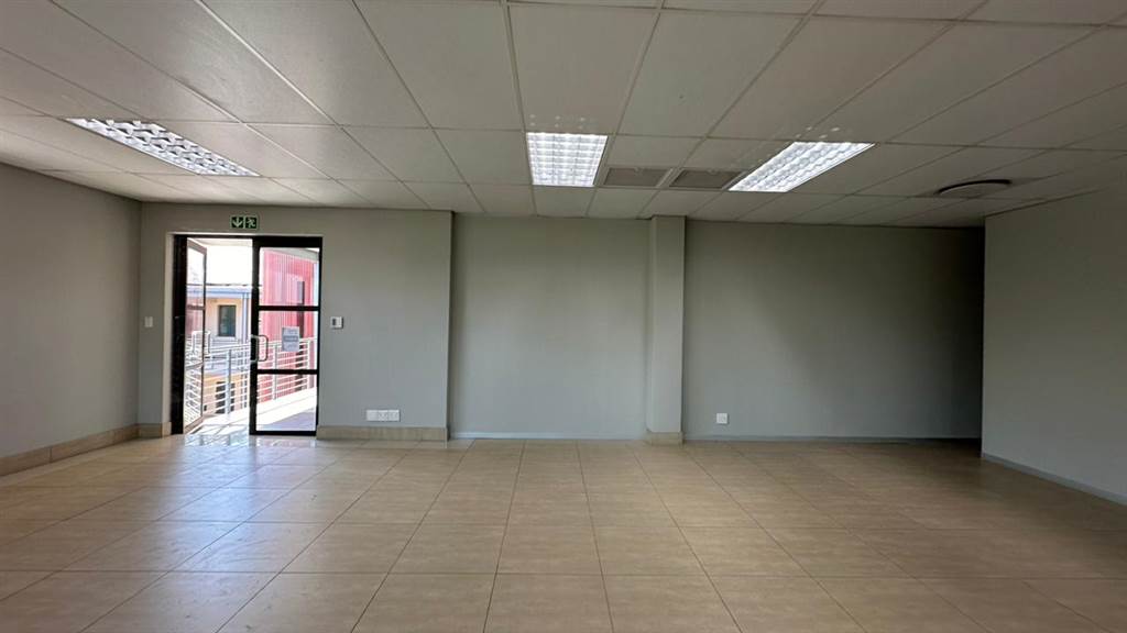 104.8  m² Commercial space in Midstream Estate photo number 7