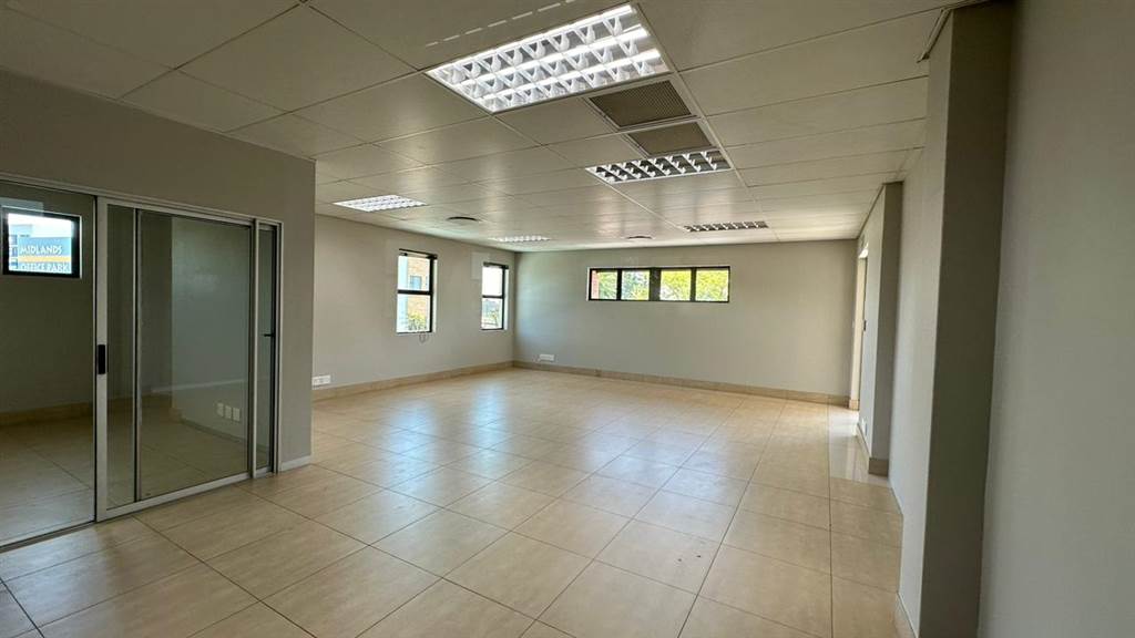 104.8  m² Commercial space in Midstream Estate photo number 9