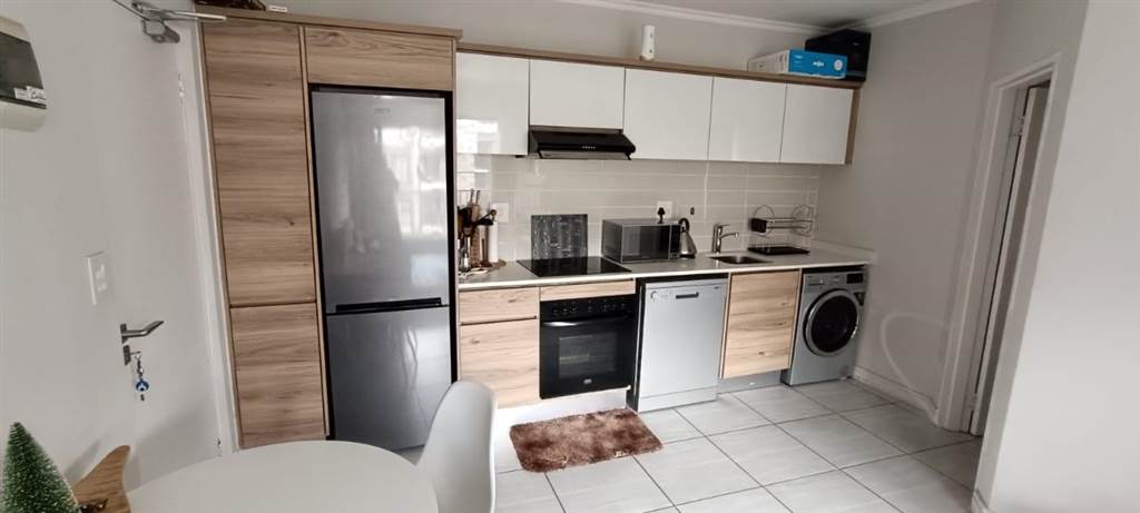 1 Bed Apartment in Jukskei View photo number 3