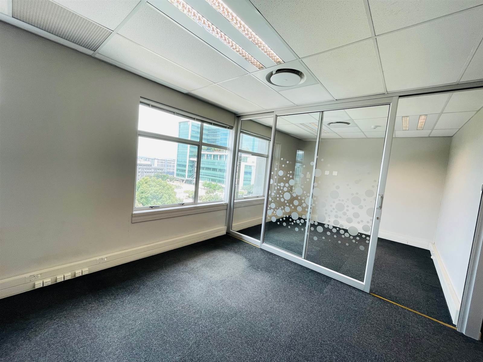 350  m² Commercial space in Sandown photo number 9