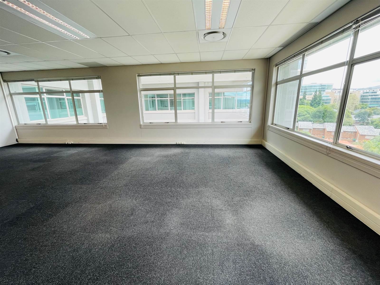 350  m² Commercial space in Sandown photo number 5