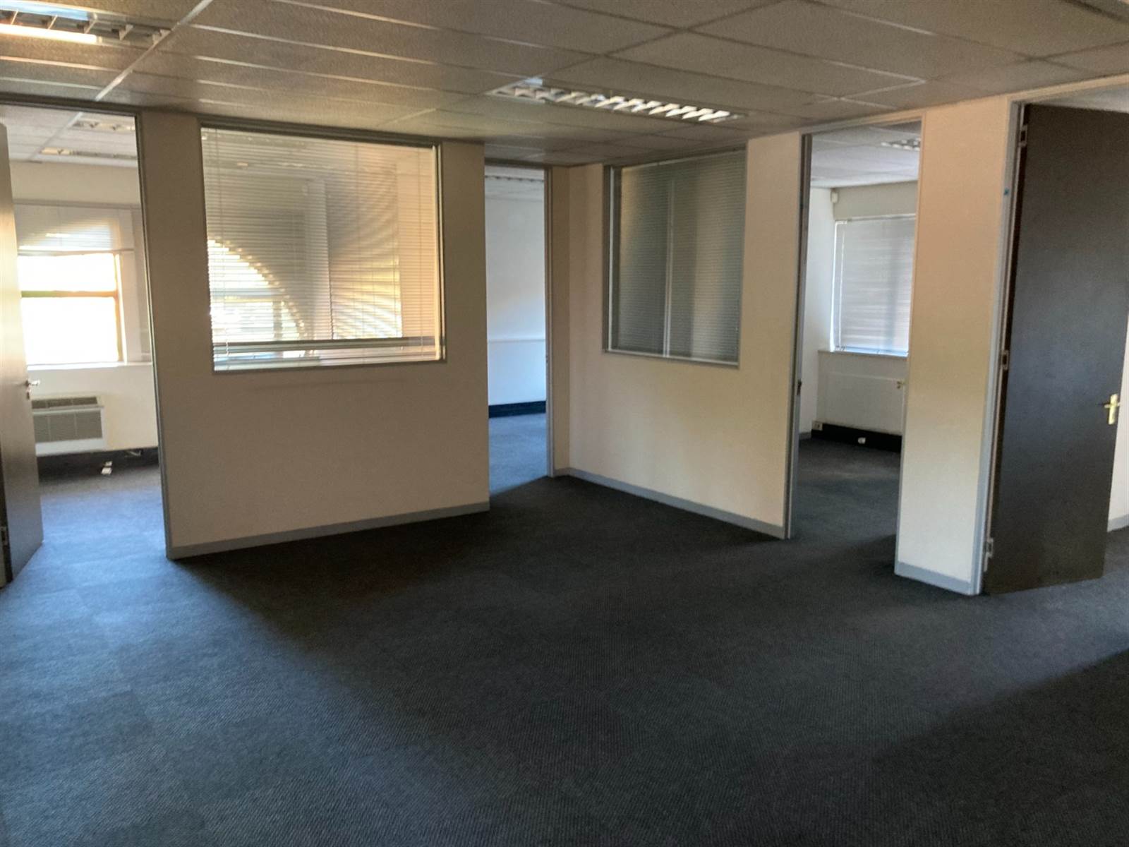 1014  m² Commercial space in Rivonia photo number 8