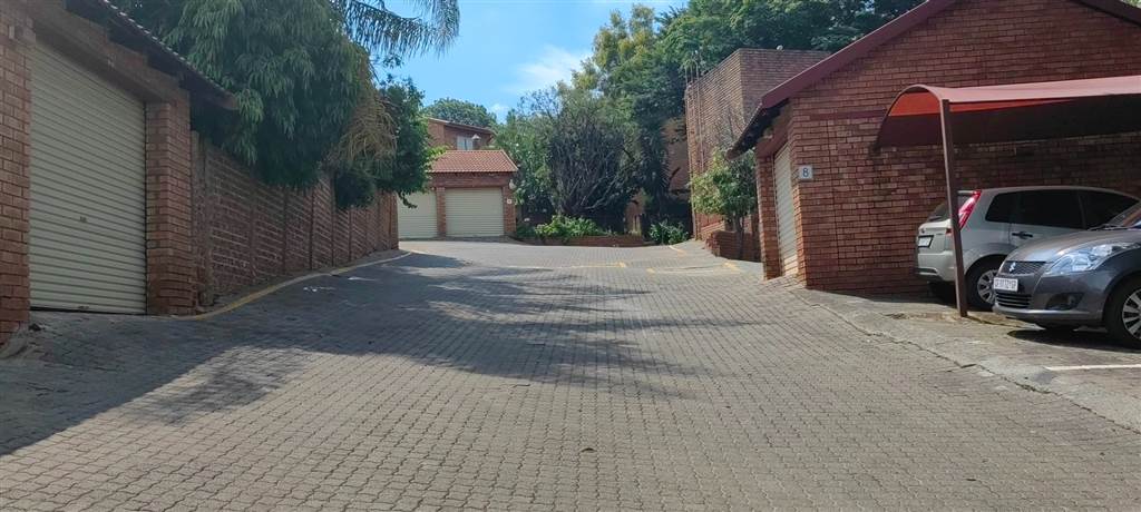 3 Bed Townhouse in Waterkloof Park photo number 25