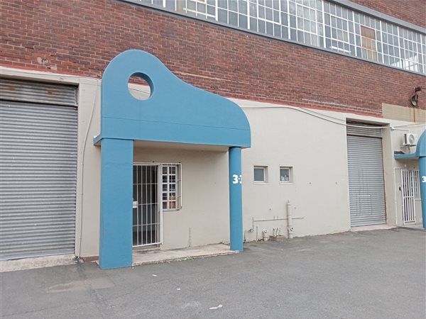 370  m² Industrial space in Mobeni