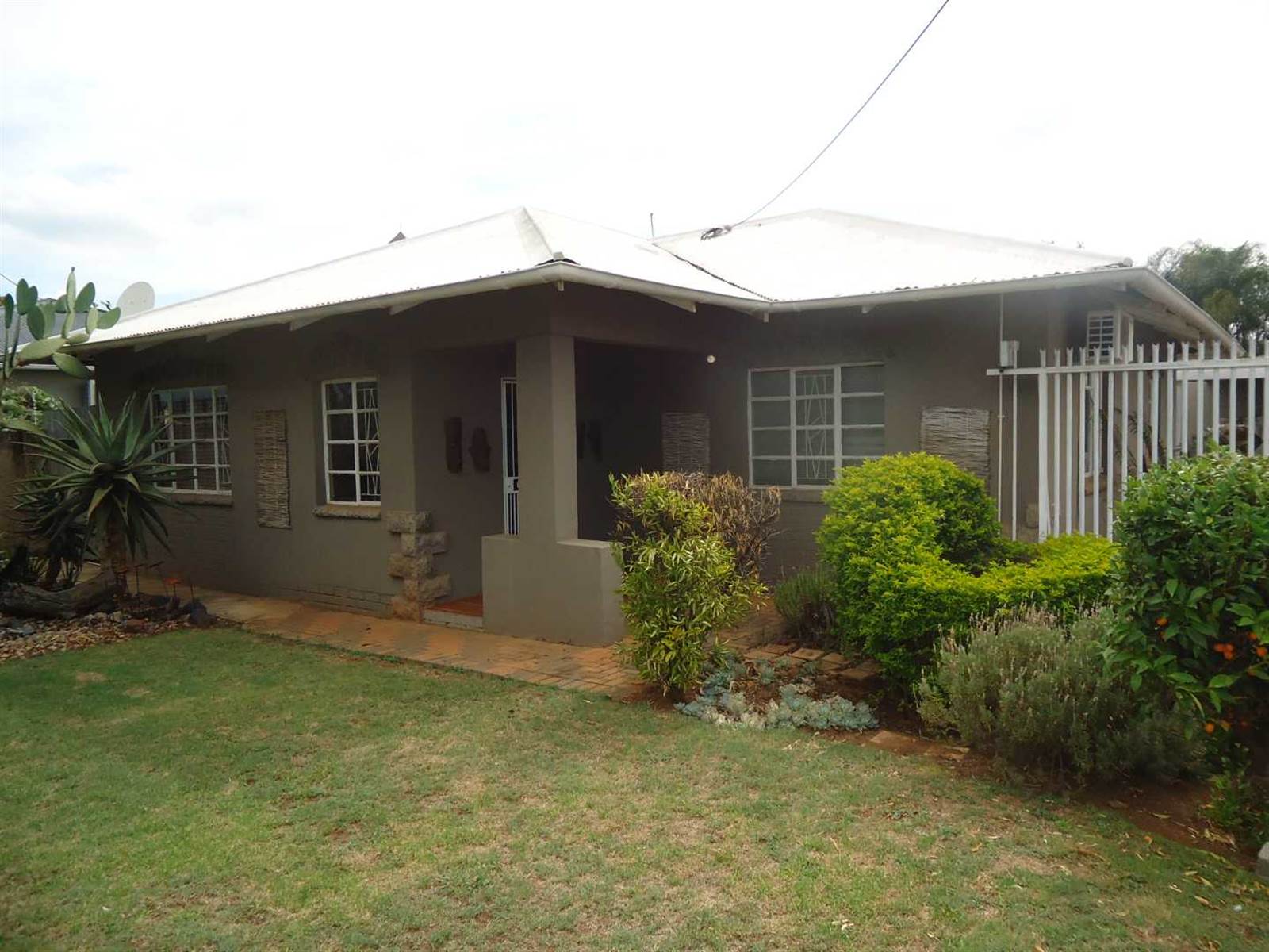 4 Bed House in Rietfontein photo number 27