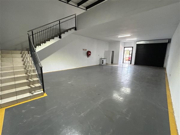 194 m² Industrial space 194 m² Industrial space