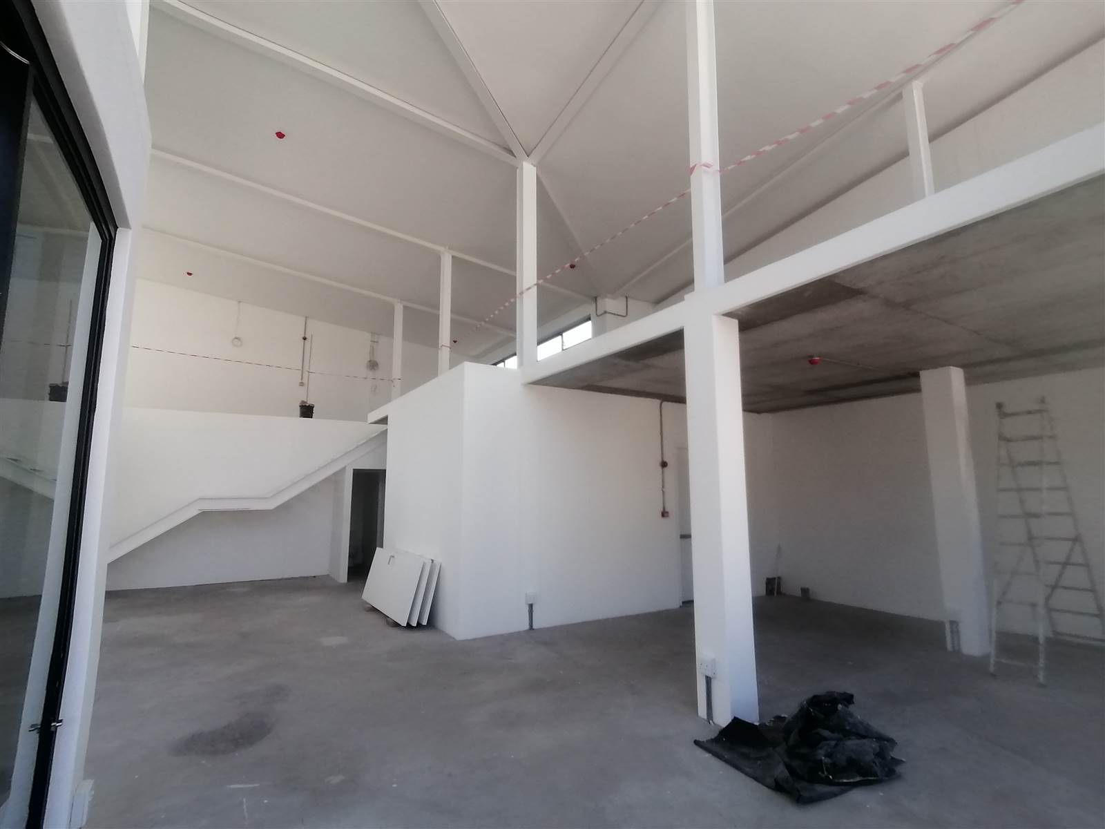 330  m² Commercial space in Vredehoek photo number 5