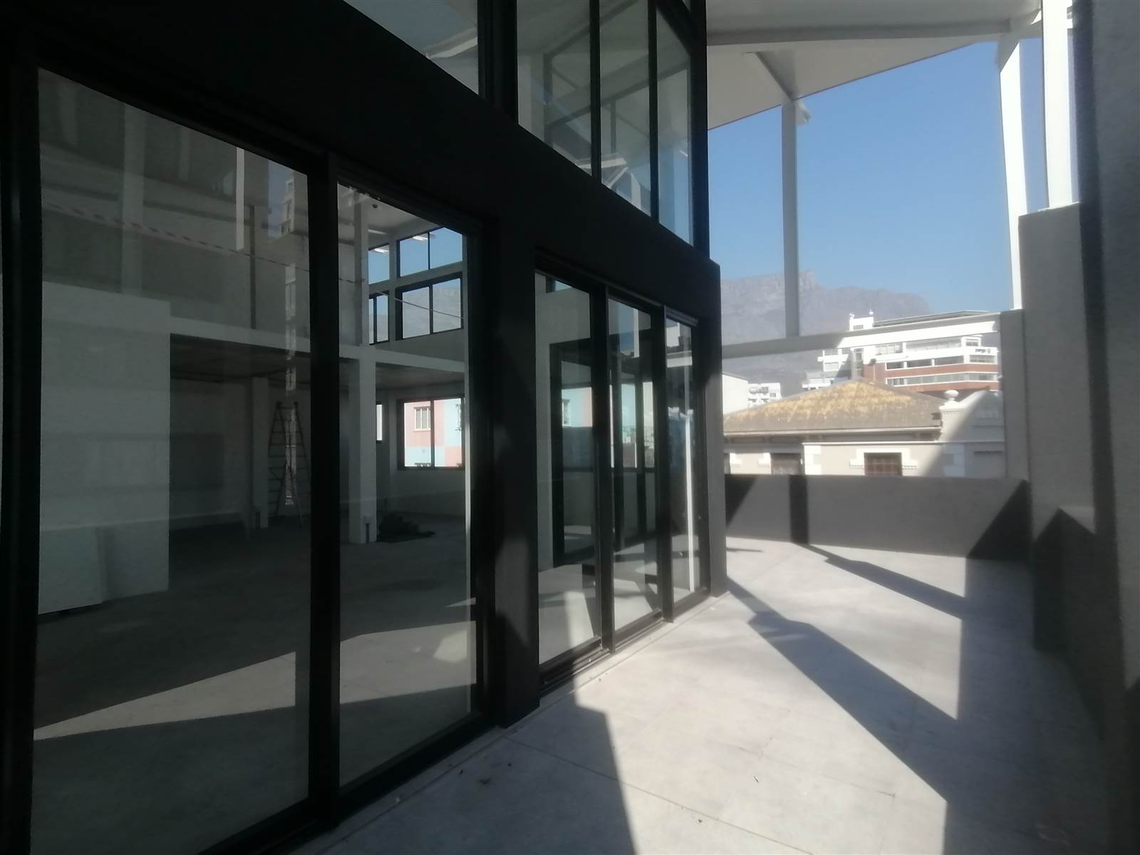 330  m² Commercial space in Vredehoek photo number 3