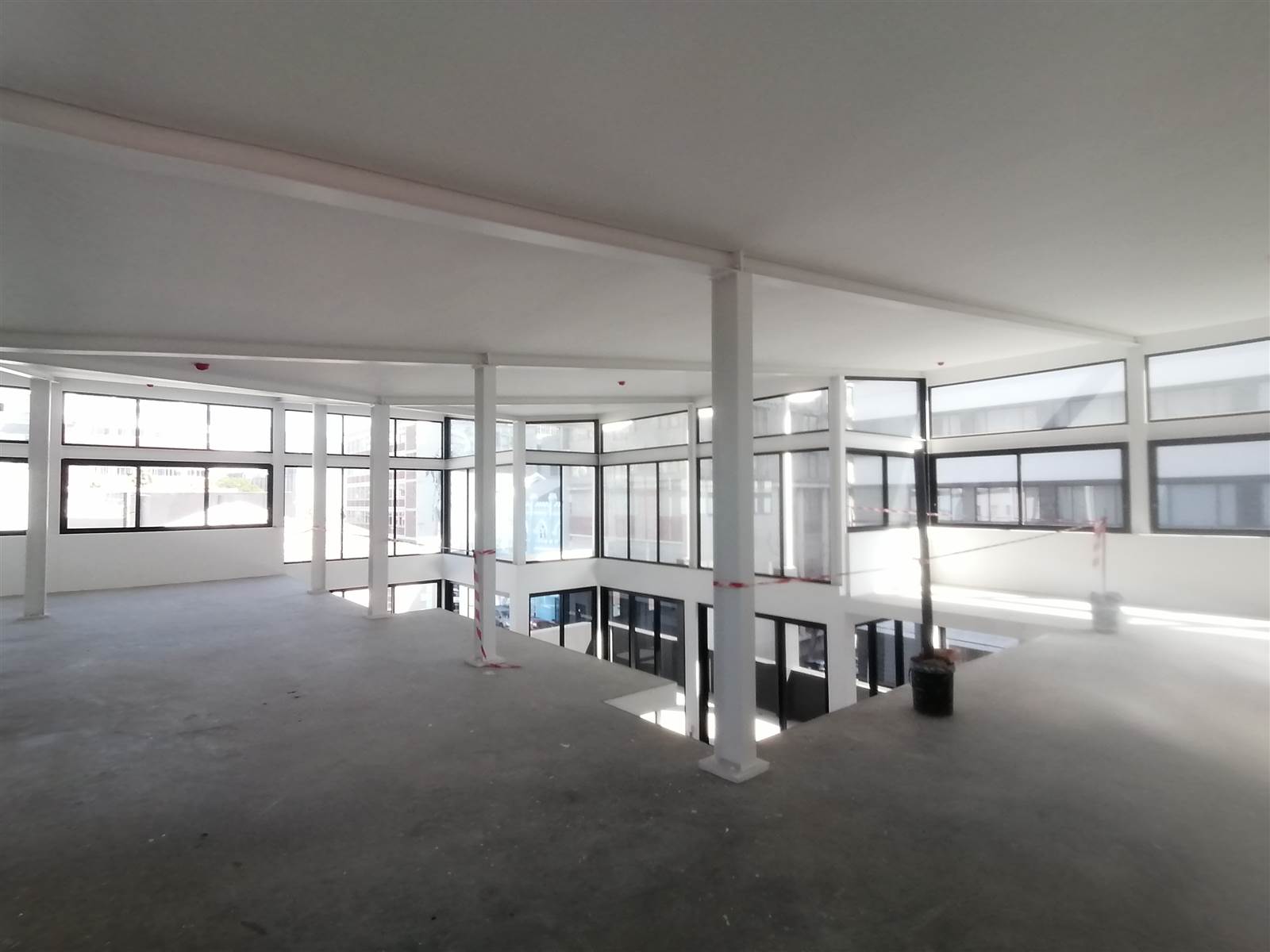 330  m² Commercial space in Vredehoek photo number 10