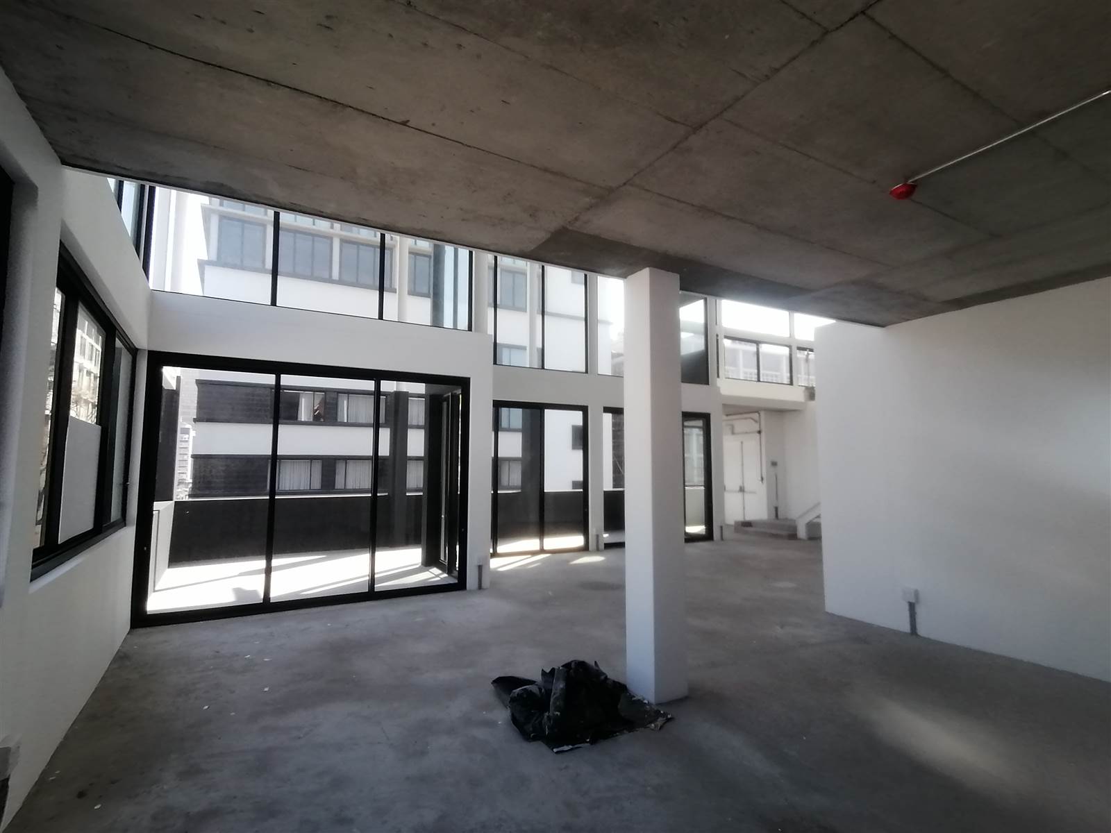 330  m² Commercial space in Vredehoek photo number 6