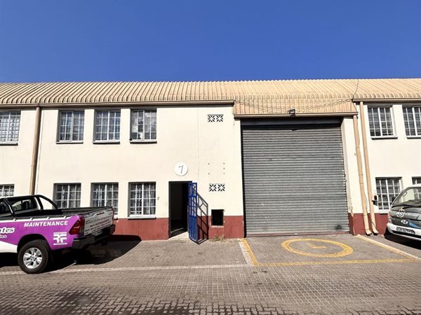 233  m² Industrial space