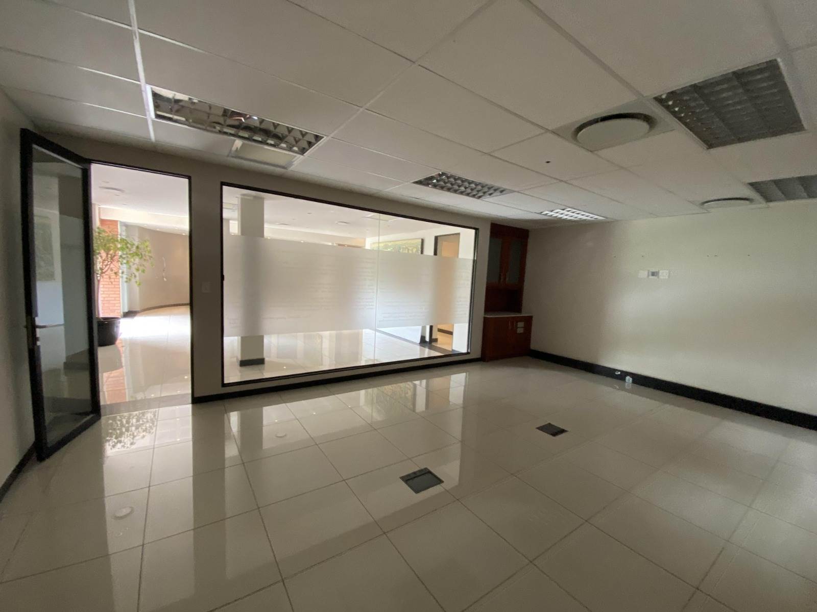 630  m² Commercial space in Rivonia photo number 15