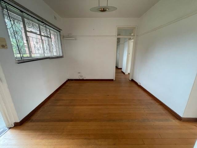 2 Bed Apartment in Essenwood photo number 4