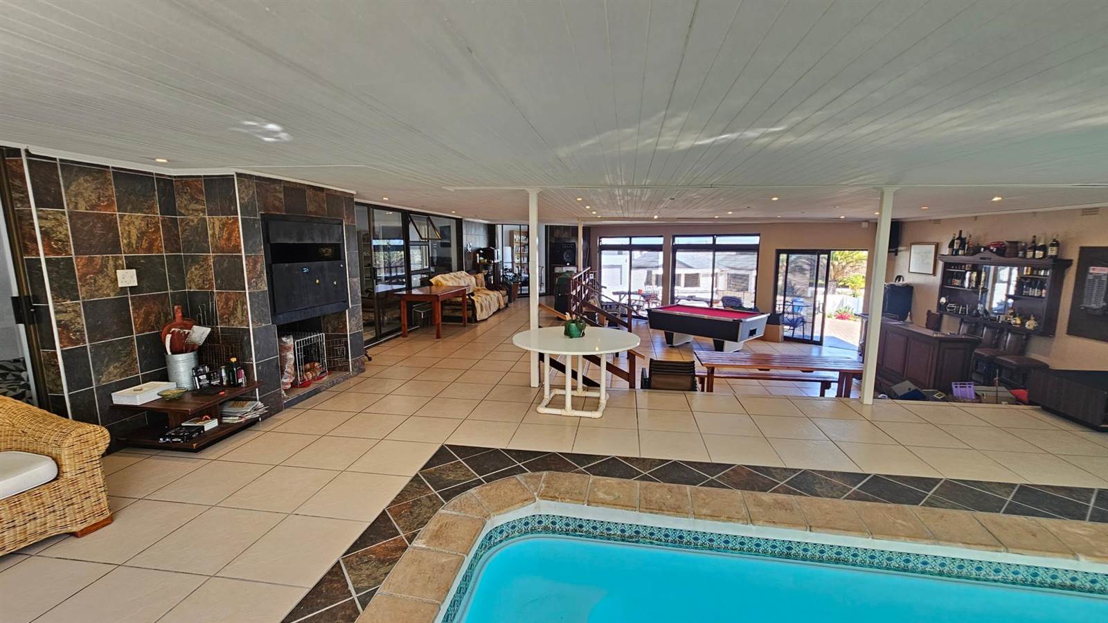 4 Bed House in Middedorp photo number 27