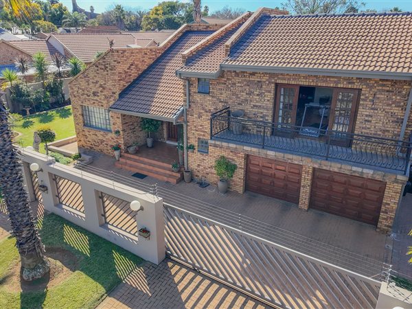 4 Bedroom House 4 Bedroom House