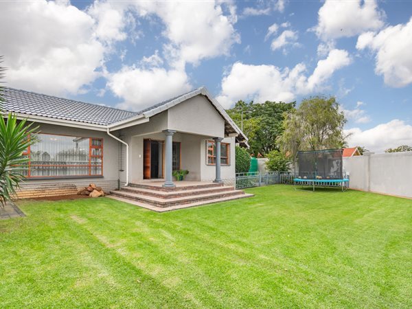 3 Bedroom House 3 Bedroom House