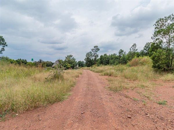 10 ha Land available in Mooikloof Equestrian Estate
