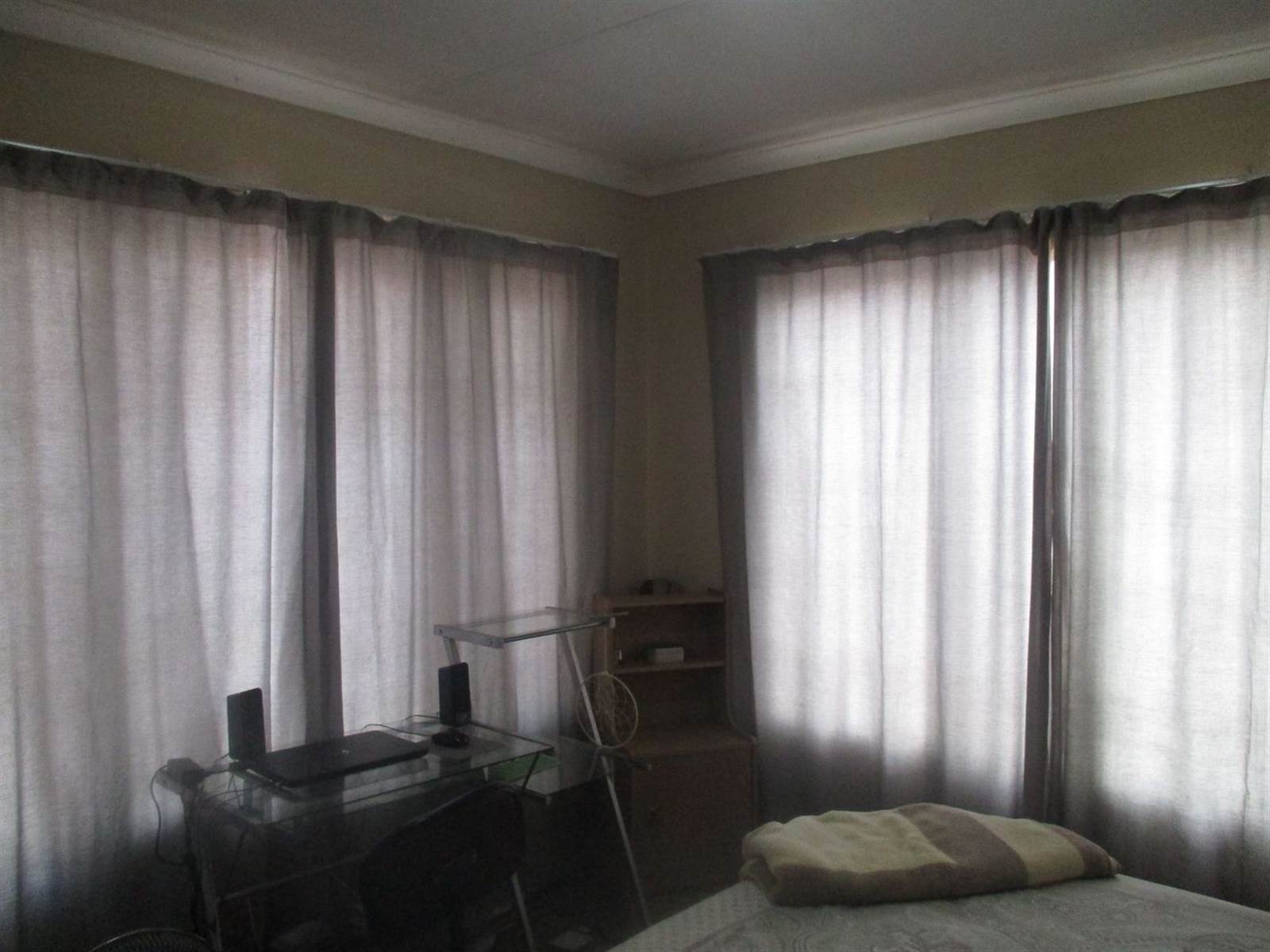 2 Bed House in Potchefstroom Central photo number 3
