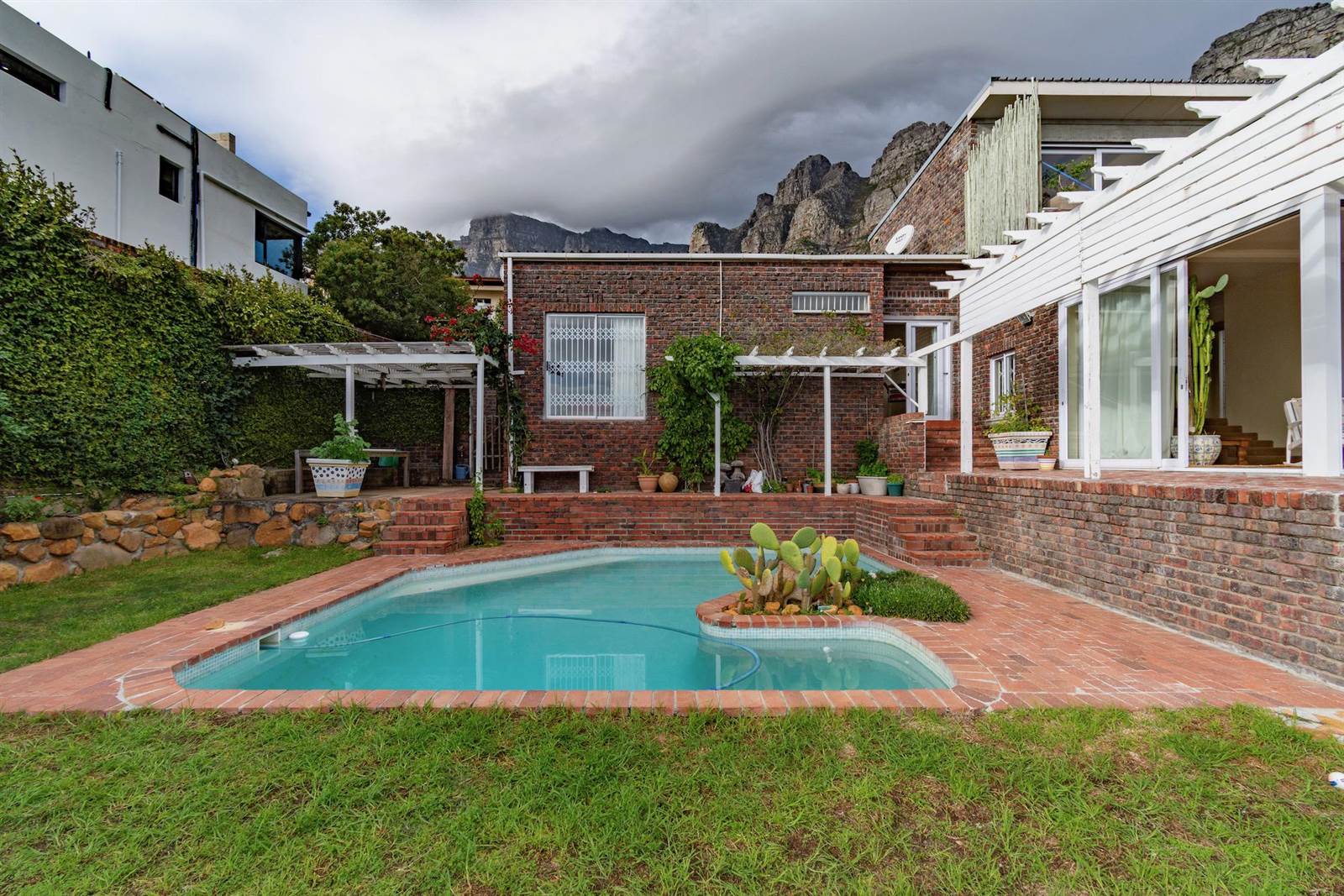 3 Bed House in Camps Bay photo number 4
