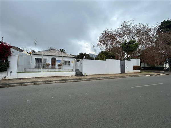 127  m² Commercial space in Melville