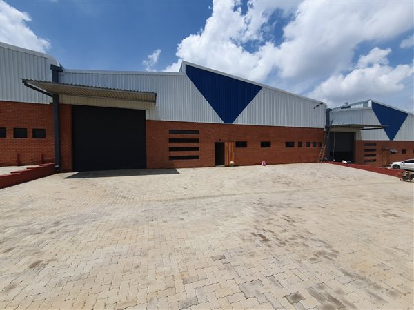 1 300  m² Industrial space